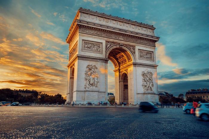 De triomphe paris landmark crossword